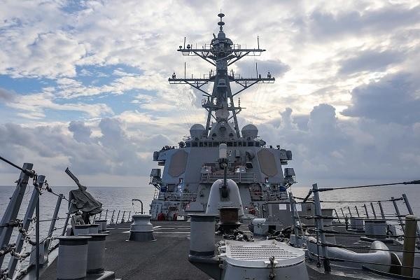 Tàu USS Benfold có mặt ở vùng biển gần quần đảo Hoàng Sa của Việt Nam. Ảnh: Hạm đội 7