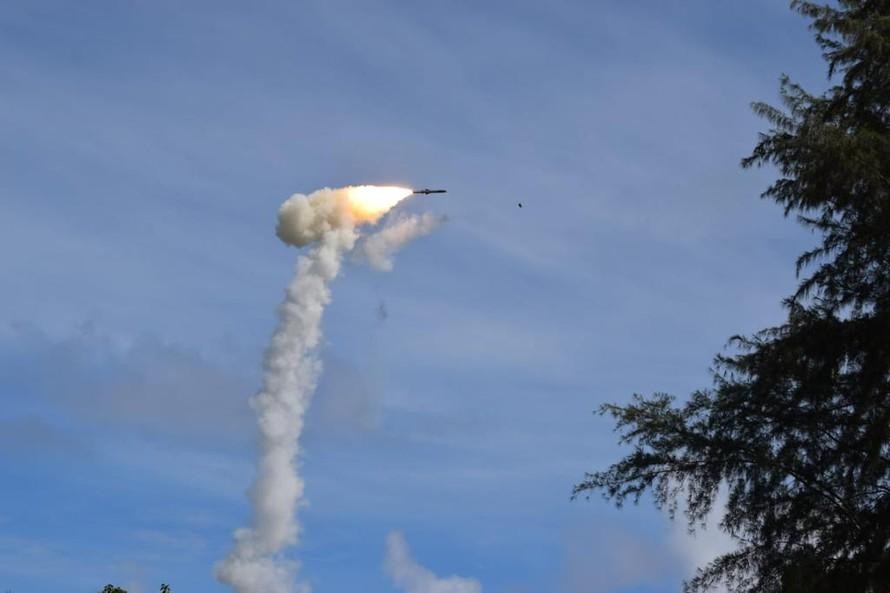 Tên lửa siêu thanh BrahMos phóng thất bại trên vịnh Bengal