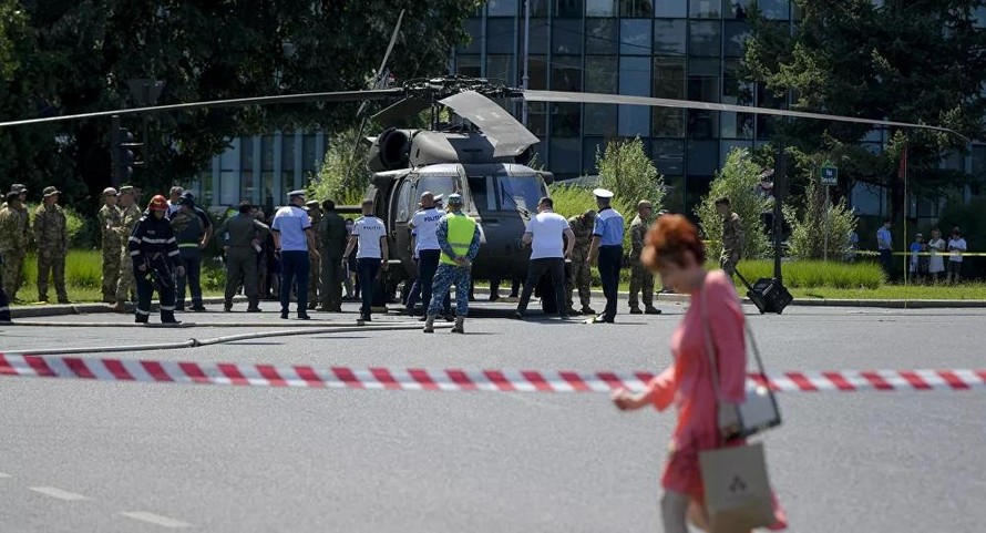 Trực thăng quân đội Mỹ bất ngờ hạ cánh giữa đường phố Romania