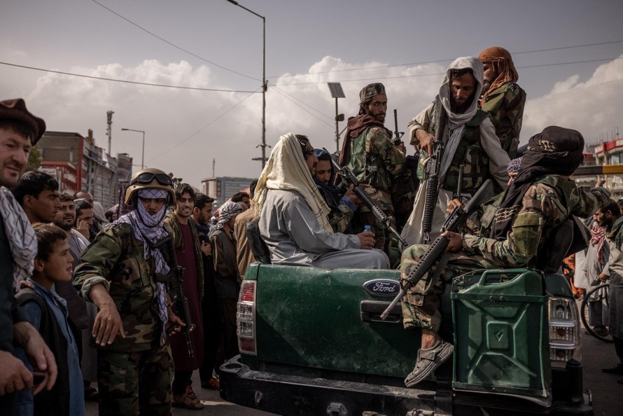 Lực lượng Taliban tại Kabul vào ngày 20/8. Ảnh: New York Times.