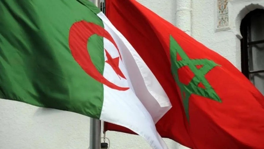 Ảnh quốc kỳ Algeria và Maroc (phải). Ảnh: Getty