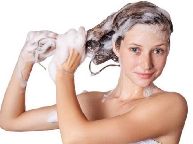 Những sai lầm khi chăm sóc khiến tóc bạn hư tổn, thậm chí rụng xơ xác
