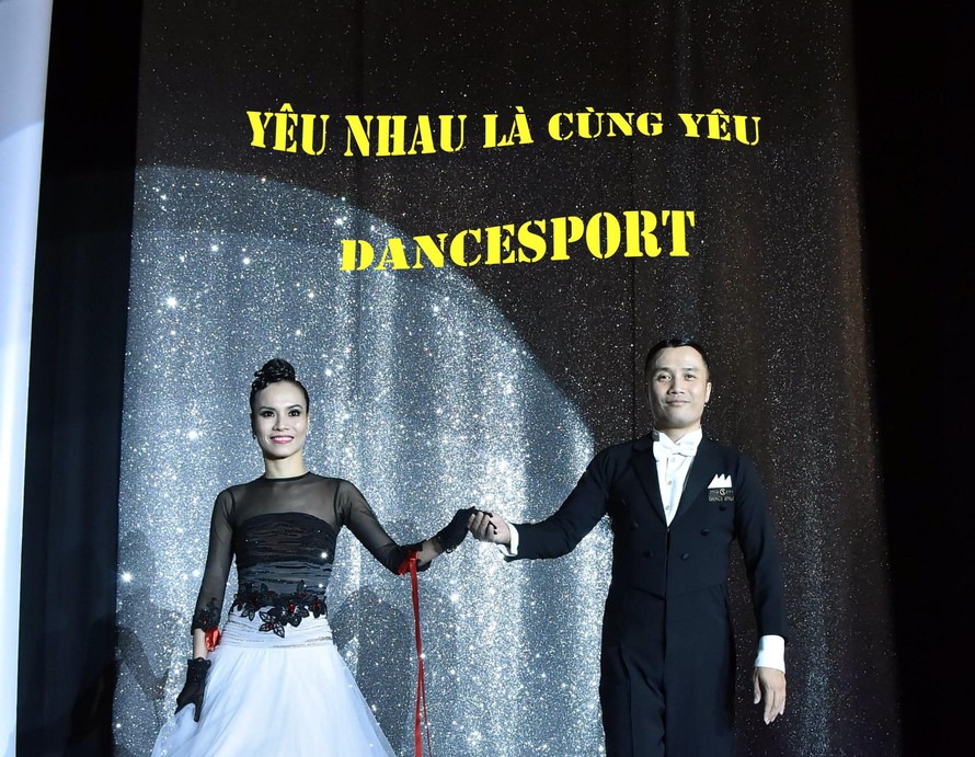 Vợ chồng Kiện tướng Dancesport Hồng Việt-Thu Trang: Hơn 20 năm có nhau và đám cưới lịch sử