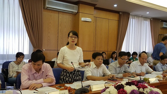 Bà Nguyễn Thị Thu Hòe - Phó cục trưởng Cục Kiểm tra văn bản quy phạm pháp luật – Bộ Tư pháp thông tin tại cuộc họp báo