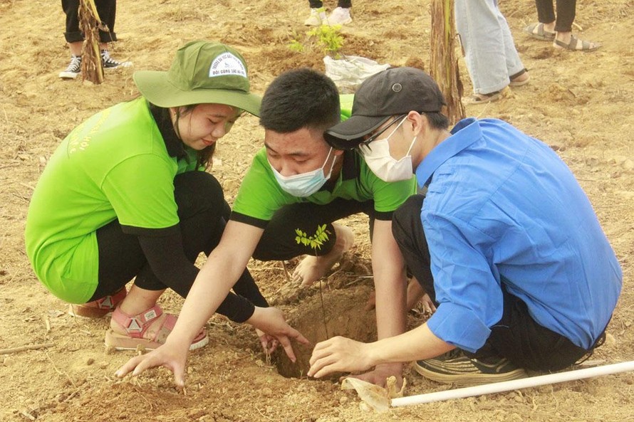 “Hành trình xanh 2021” còn rất nhiều hoạt động tập thể gắn kết các tình nguyện viên - Ảnh Đội CTXH