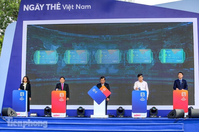 Nghi lễ kick-off khai mạc Sóng Festival- Ngày Thẻ Việt Nam 2020 - Ảnh: Duy Phạm