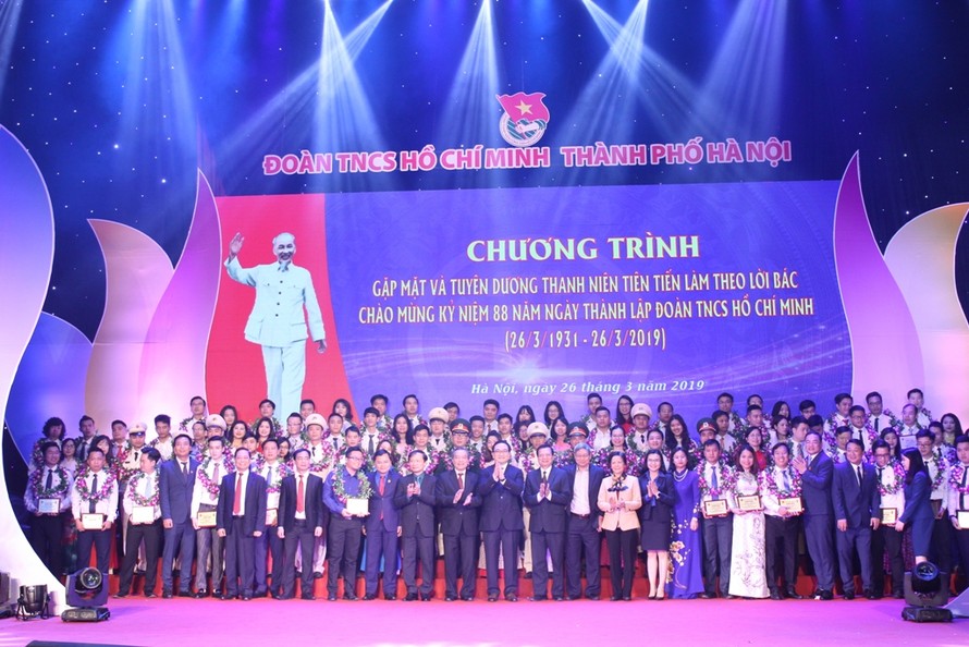 Các thanh niên tiên tiến làm theo lời Bác của Thủ đô Hà Nội năm 2019 được tuyên dương sáng 26/3.