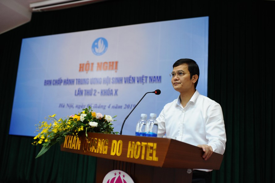 Anh Bùi Quang Huy, Bí thư T.Ư Đoàn, Chủ tịch T.Ư Hội SVVN phát biểu tại Hội nghị BCH T.Ư Hội SVVN lần thứ 2, khóa X. 