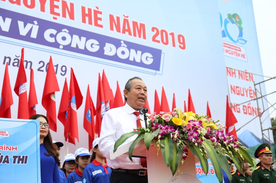 Phó Thủ tướng thường trực Chính phủ Trương Hòa Bình dự và phát biểu tại lễ ra quân Chiến dịch Thanh niên tình nguyện hè 2019.