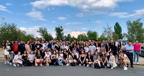 Đông đảo sinh viên Việt Nam tại Châu Âu hội tụ về hành phố Lahay, Vương quốc Hà Lan tham gia Hội trại Thanh niên Sinh viên Việt Nam tại châu Âu lần thứ 5, năm 2019. 