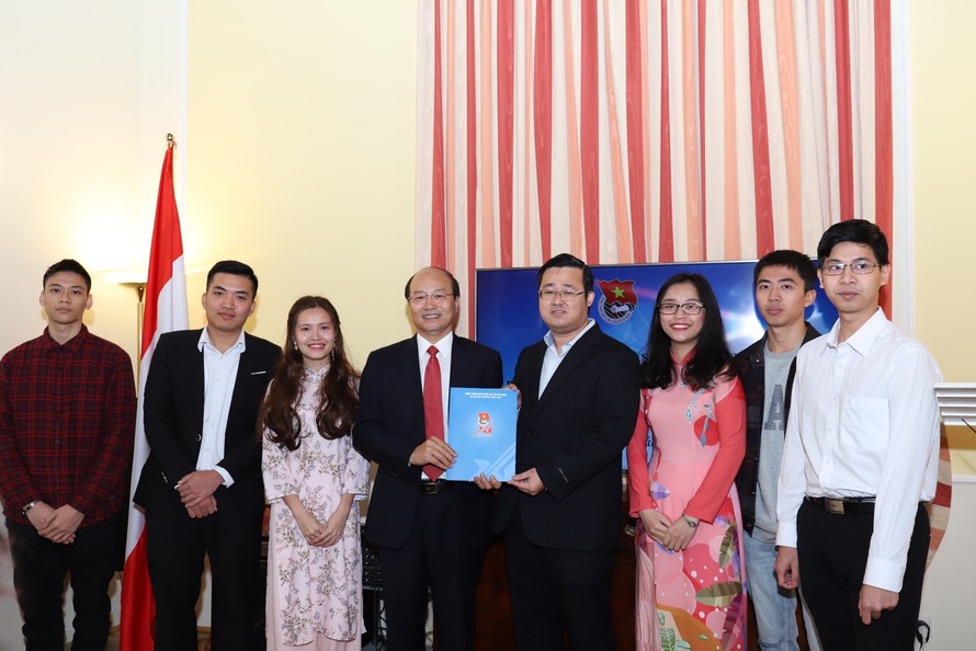 BCH Hội Sinh viên Việt Nam tại Áo, khóa I, nhiệm kỳ 2019 - 2021 ra mắt Đại hội. 