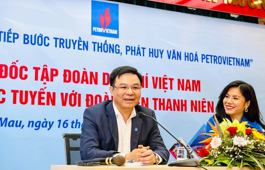 Phó Bí thư Đảng ủy, Tổng Giám đốc Tập đoàn Dầu khí Việt Nam Lê Mạnh Hùng đối thoại với đoàn viên, thanh niên Tập đoàn.