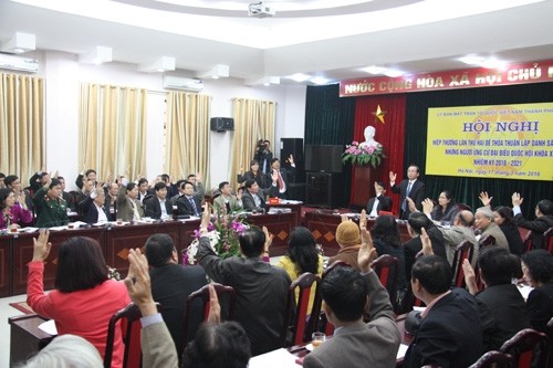 Hội nghị biểu quyết thông qua danh sách 87 người ứng cử ĐBQH khoá XIV tại TP Hà Nội - Ảnh: VnExpress