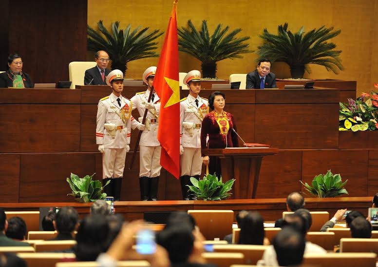 Chủ tịch Quốc hội Nguyễn Thị Kim Ngân tuyên thệ khi nhậm chức sáng 31/3. Ảnh Như Ý