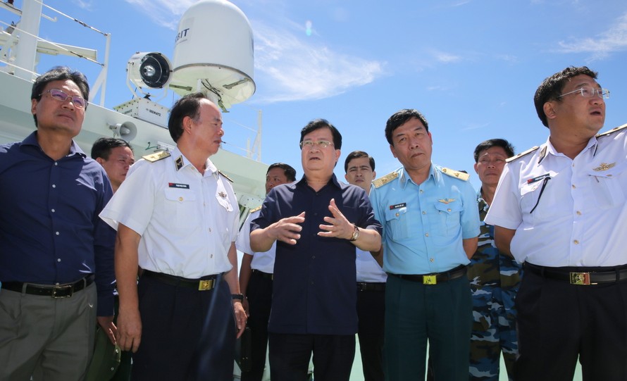 Phó Thủ tướng Trịnh Đình Dũng yêu cầu tìm kiếm 1 cách nhanh nhất được những chiến sỹ đang mất tích 