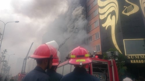 Vụ cháy quán karaoke ở Hà Nội gây thiệt hại nghiêm trọng.