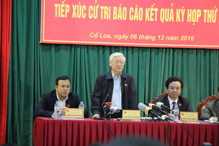 Tổng Bí thư tiếp xúc cử tri tại huyện Đông Anh, Hà Nội. Ảnh LD
