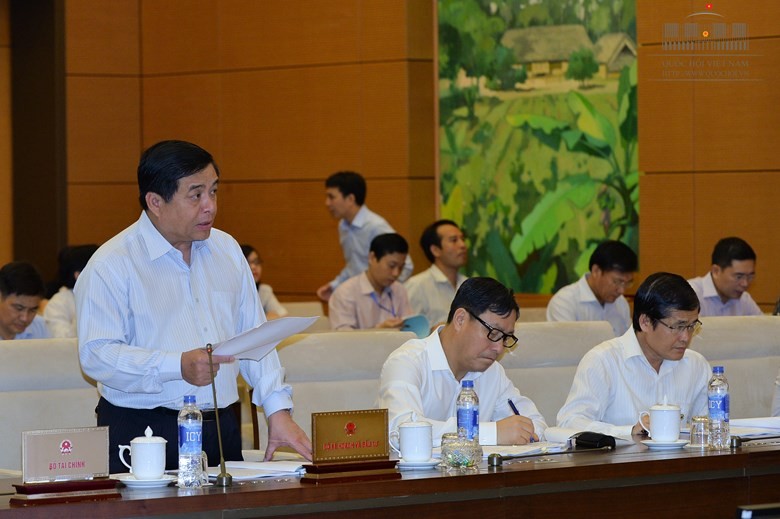Bộ trưởng Bộ KH&ĐT Nguyễn Chí Dũng ngạc nhiên trước các ý kiến trái chiều từ các Bộ.
