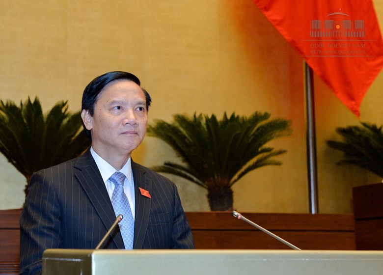 Chủ nhiệm Uỷ ban Pháp luật Nguyễn Khắc Định báo cáo về kết quả giám sát