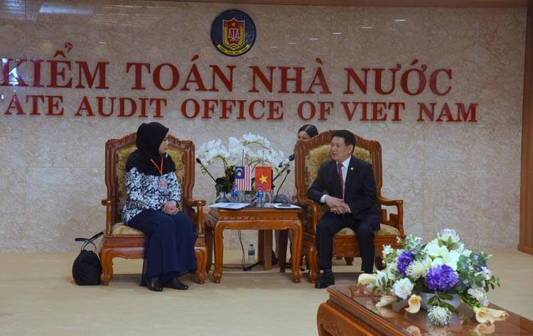 Tổng Kiểm toán Nhà nước Việt Nam Hồ Đức Phớc đã có buổi tiếp và hội đàm với Tổng Kiểm toán Nhà nước Malaysia Madinah Binti Mohamad. Ảnh KTNN