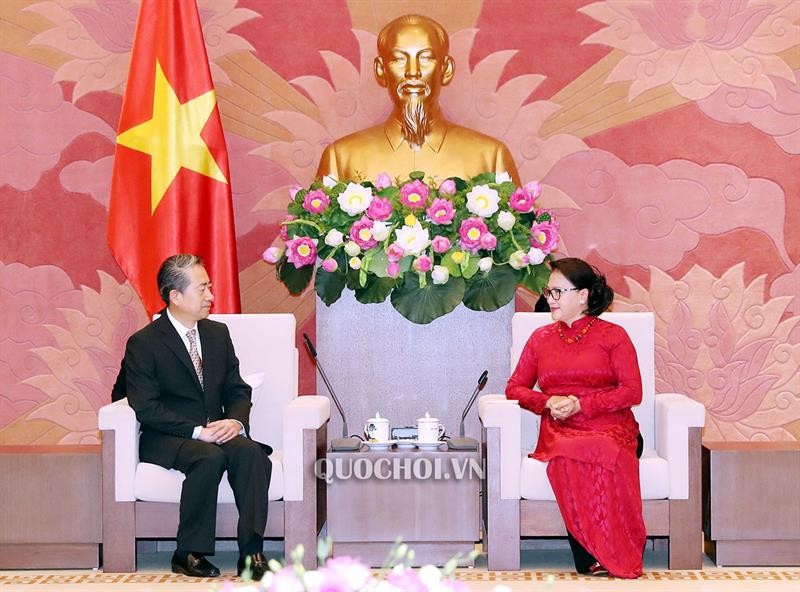 Chủ tịch Quốc hội Nguyễn Thị Kim Ngân tiếp Đại sứ Trung Quốc Hùng Ba. Ảnh QH