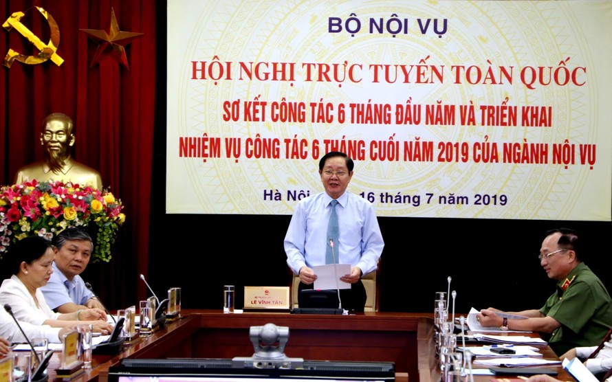 Bộ trưởng Lê Vĩnh Tân phát biểu tại hội nghị tổng kết
