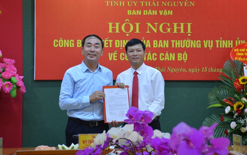 Lãnh đạo tỉnh Thái Nguyên trao quyết định chuẩn y nhân sự