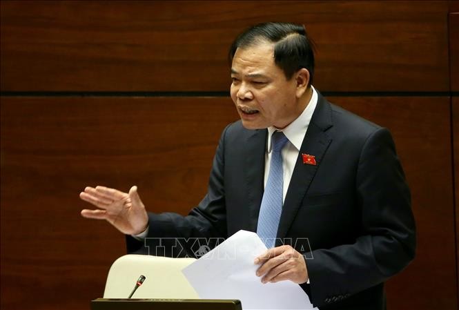 Bộ trưởng NN&PTNT Nguyễn Xuân Cường trả lời chất vấn tại kỳ họp thứ 8.