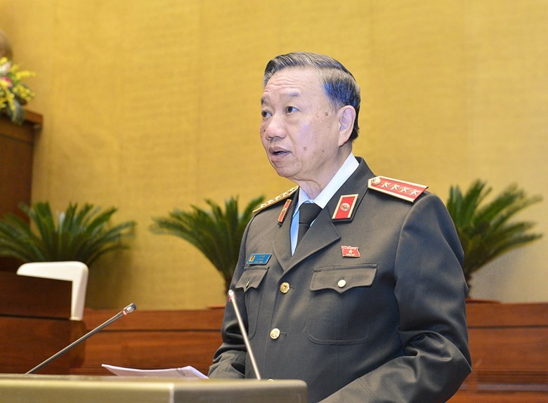 Đại tướng Tô Lâm, Bộ trưởng Bộ Công an báo cáo giải trình ngày 13/11. Ảnh Nhật Minh