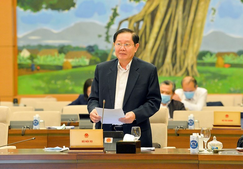 Bộ trưởng Bộ Nội vụ Lê Vĩnh Tân tại phiên họp Uỷ ban Thường vụ