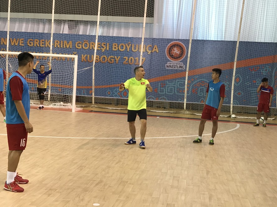 Tuyển futsal Việt Nam sẵn sàng quyết đấu Hong Kong