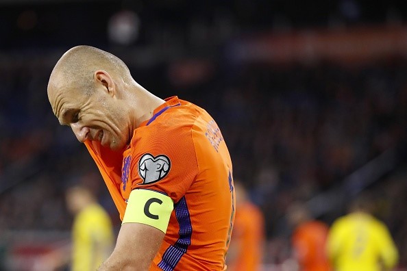 Robben chia tay tuyển Hà Lan trong tiếc nuối