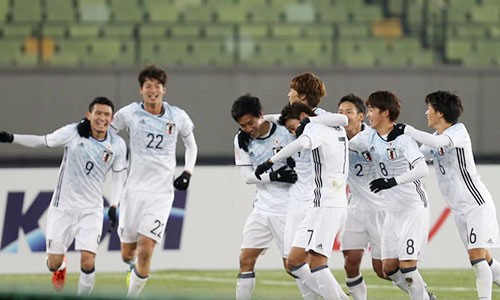 Nhật Bản (áo trắng) giành vé vào tứ kết giải U23 châu Á