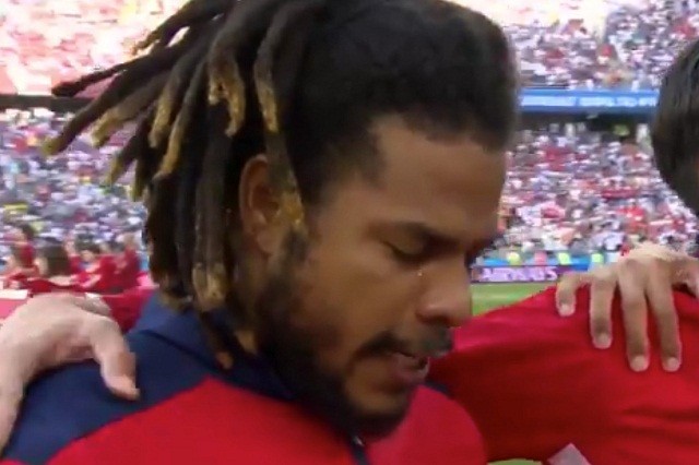 Lần đầu dự World Cup, tuyển thủ Panama bật khóc nức nở