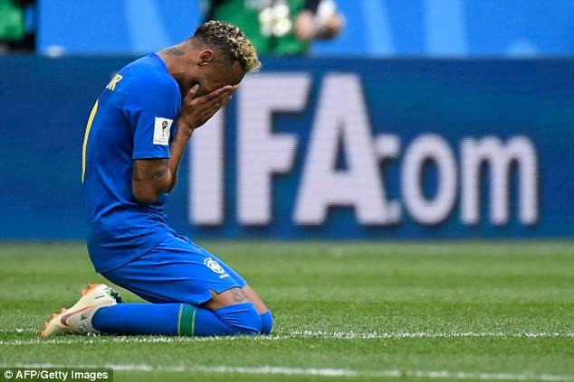 Vì sao Neymar khóc thút thít khi 'mở tài khoản' ở World Cup 2018?