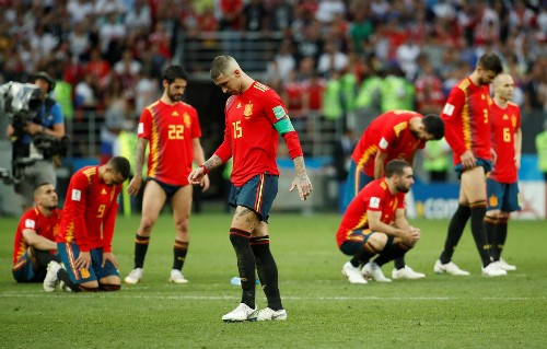 Tây Ban Nha lập kỷ lục chuyền bóng ở World Cup 