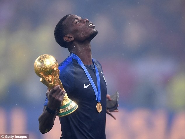 Pogba góp một trong 4 bàn thắng đưa Pháp lên ngôi vô địch thế giới