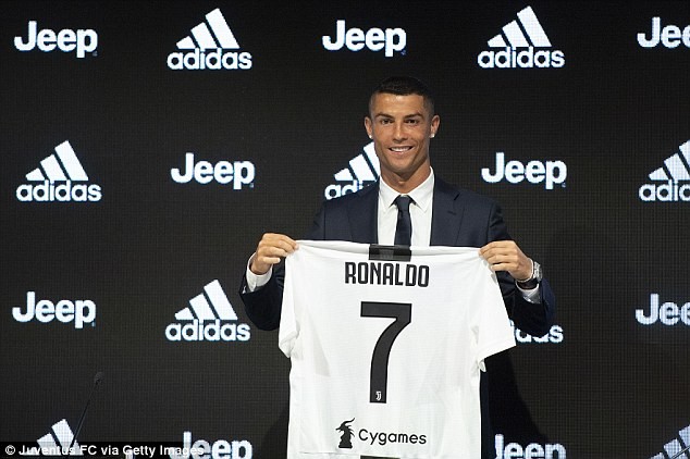 Ronaldo nộp gần 16 triệu USD tiền thuế, chấp nhận án tù treo