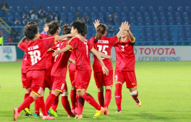Tuyển nữ Việt Nam thắng kịch tính 3-2 trước Thái Lan. Ảnh: Vnexpress 