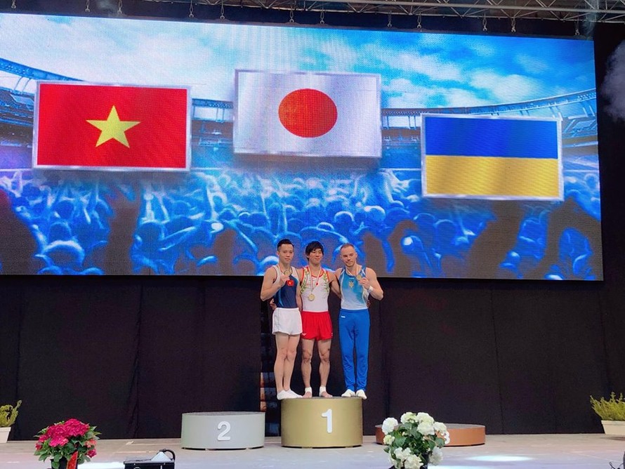 Lê Thanh Tùng giành HCB Cup Thể dục dụng cụ thế giới
