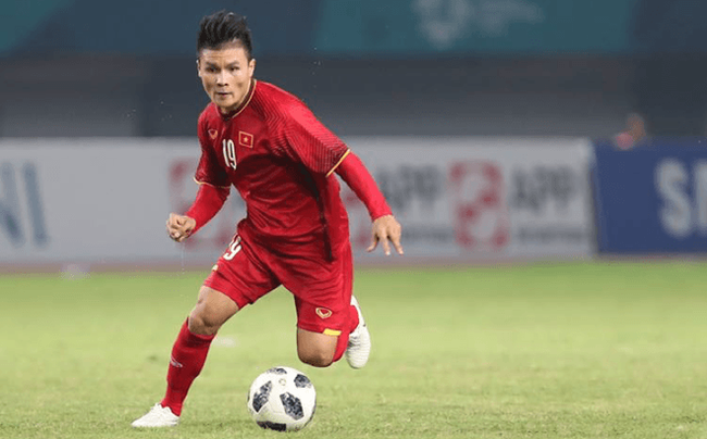 Quang Hải lọt top 6 cầu thủ châu Á đủ sức thi đấu ở trời Âu 
