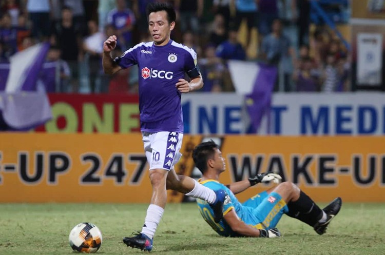 Văn Quyết lập cú đúp trong chiến thắng 5 sao của Hà Nội FC