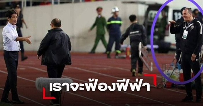 Trợ lý tuyển Thái Lan phủ nhận khiêu khích HLV Park Hang Seo