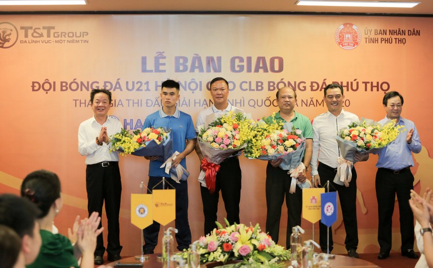 Hà Nội chuyển giao đội bóng U21 cho CLB Phú Thọ