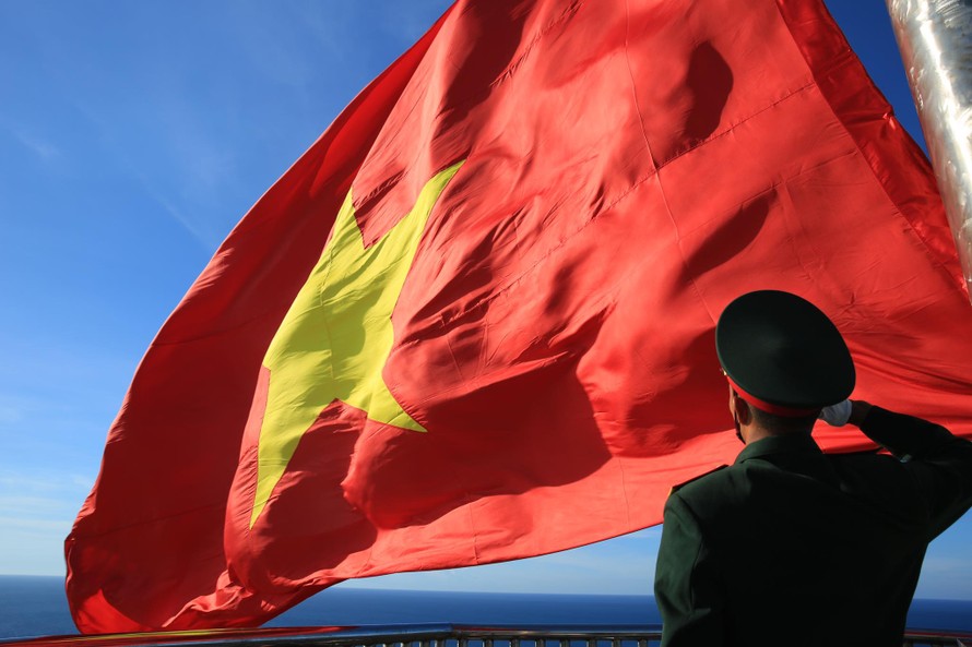 Trang nghiêm Lễ thượng cờ trên đảo Lý Sơn