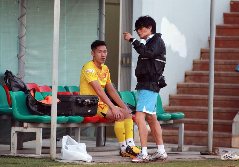 Tuyển Việt Nam chia tay cầu thủ trẻ nhất đội vì chấn thương 