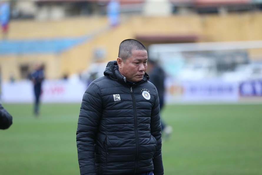 HLV Chu Đình Nghiêm: “Hà Nội có nhiều cầu thủ phòng ngự biết tấn công“