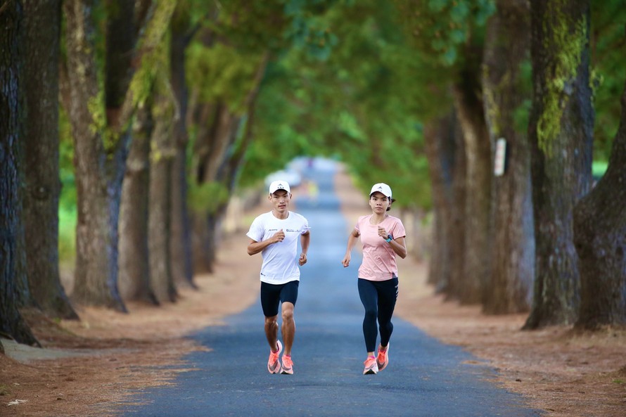 Các nhà vô địch Tiền Phong Marathon mách mẹo chạy về đích xinh tươi 