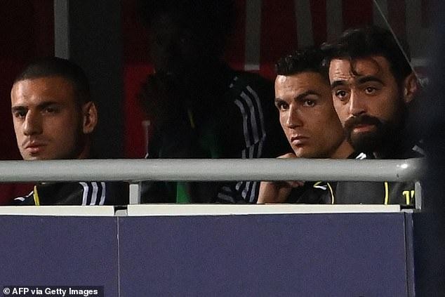 Ronaldo dự bị trong trận quyết định của Juventus