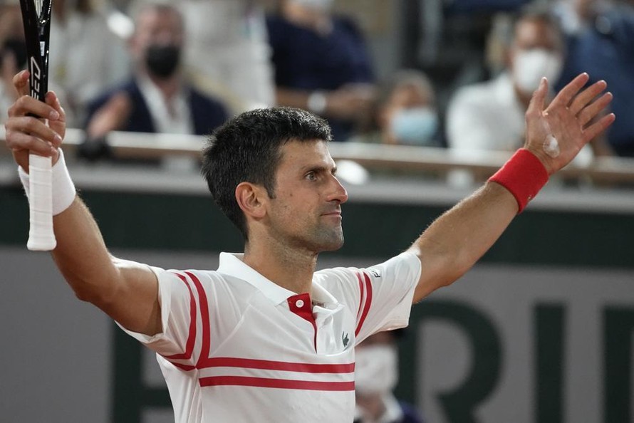Djokovic ăn mừng chiến thắng trước 'tượng đài' Nadal